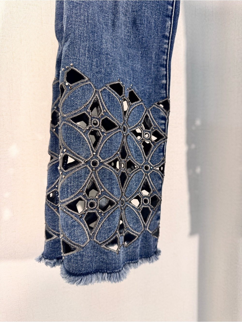 Joseph Ribkoff Rhinestone Eyelet Cropped Jeans - Picture 4 of 8